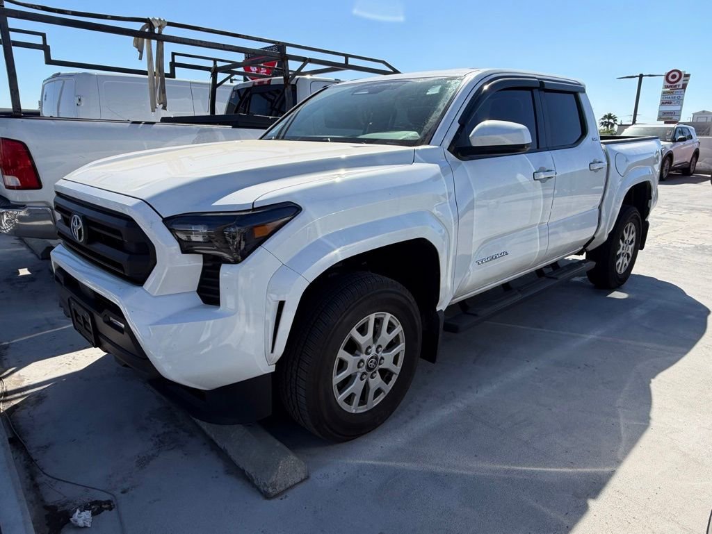 Used 2025 Toyota Tacoma SR5 image 2