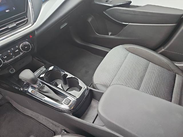 Used 2025 Chevrolet Trax LT w/ LT Convenience Package FWD image 23