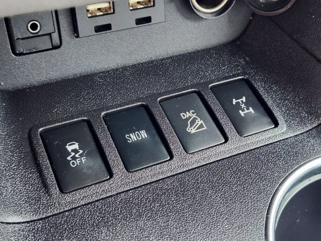 Used 2019 Toyota Highlander XLE AWD/4WD image 27