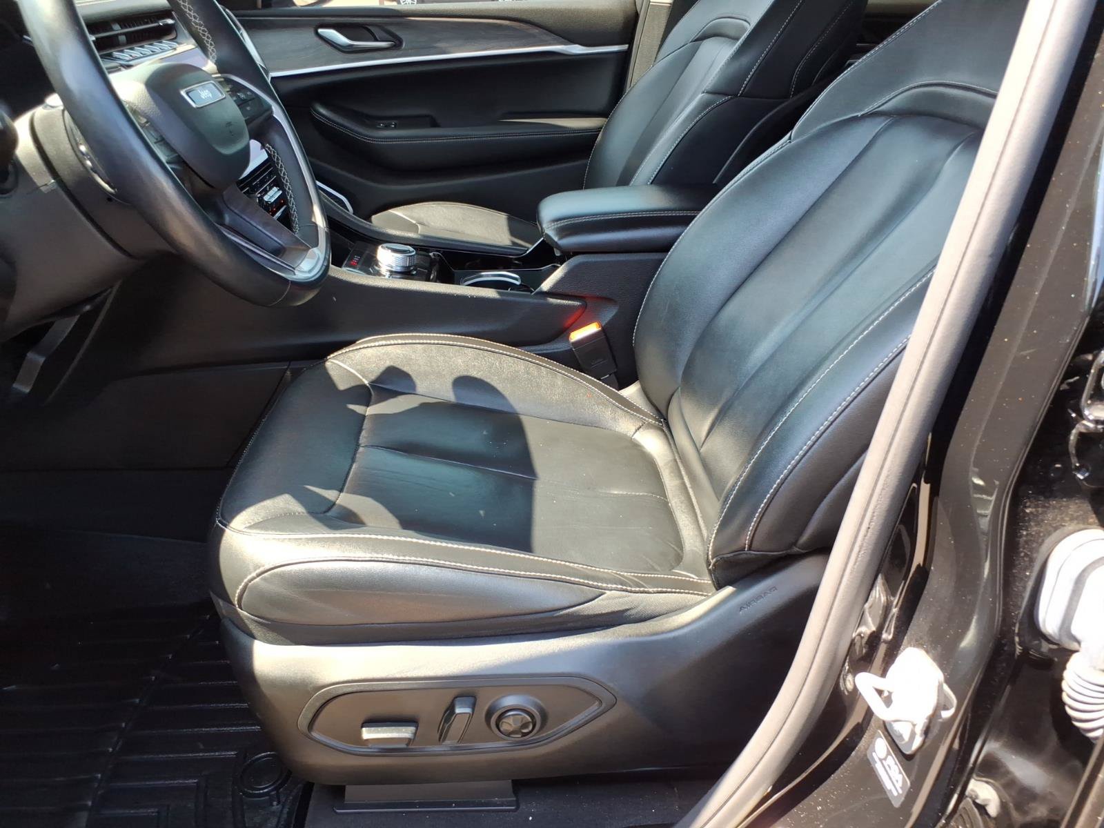 Used 2022 Jeep Grand Cherokee Limited AWD/4WD image 14