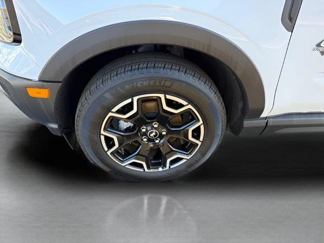 Certified 2025 Ford Bronco Sport Outer Banks w/ Outer Banks Tech Package+ AWD/4WD image 28
