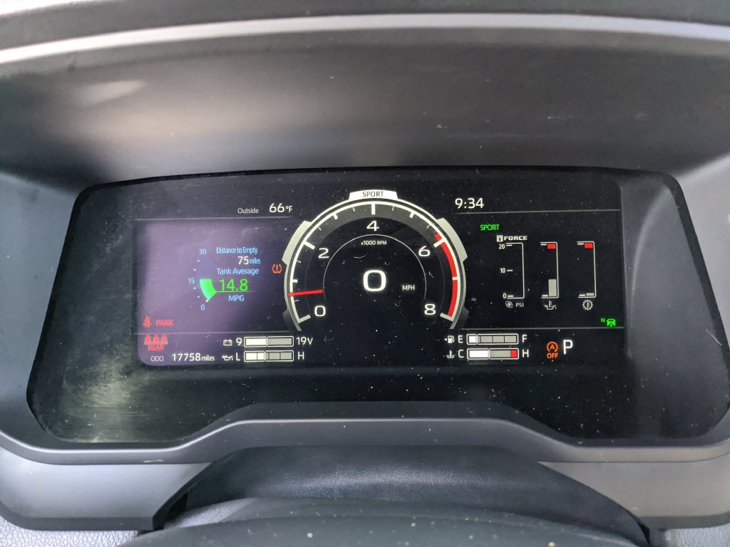 Used 2025 Toyota Tundra Limited AWD/4WD image 13