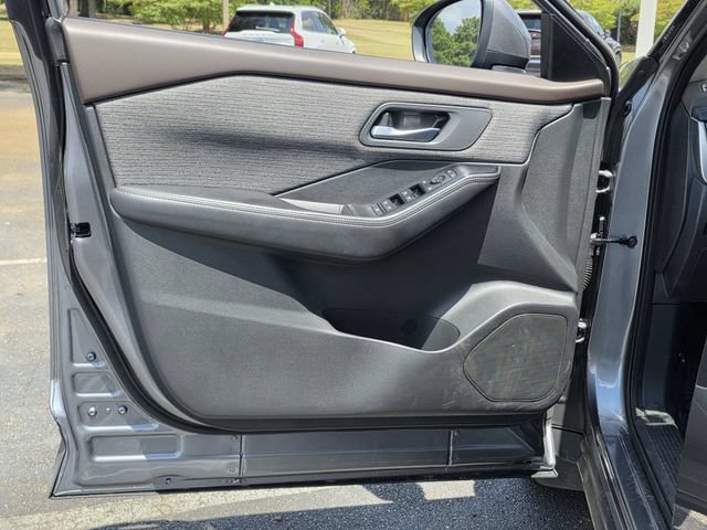 Used 2021 Nissan Rogue SV FWD image 15