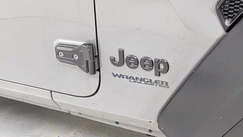 Used 2021 Jeep Wrangler Unlimited Sport image 39