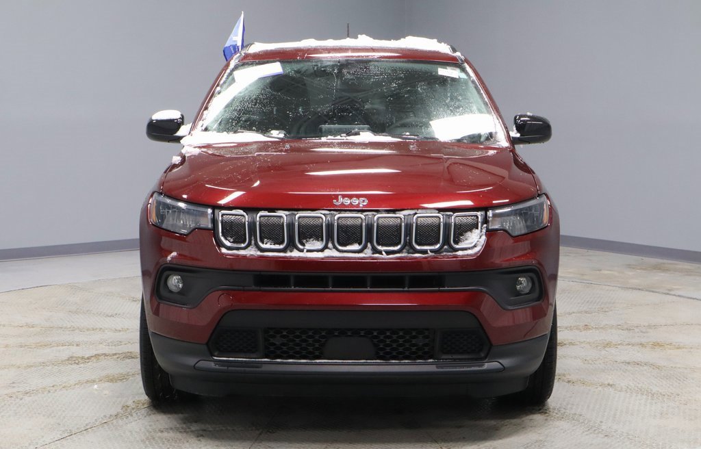 Used 2022 Jeep Compass Latitude w/ Sun and Sound Group image 8
