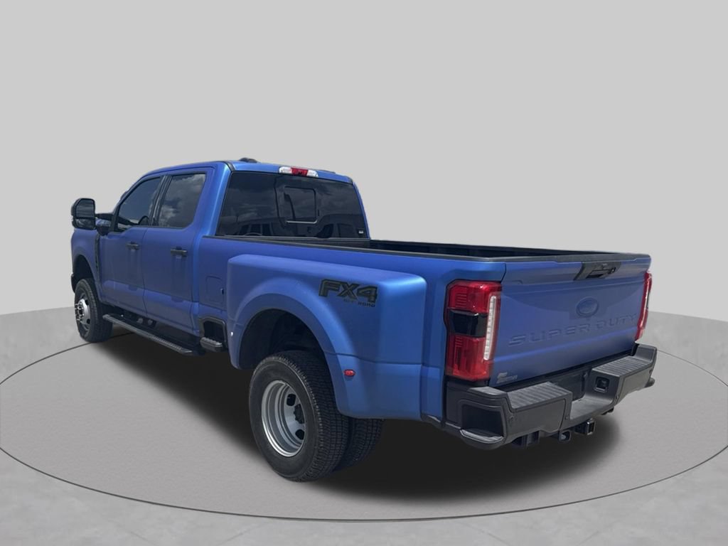 Certified 2025 Ford F350 XLT w/ 360-Degree Camera Package AWD/4WD image 11