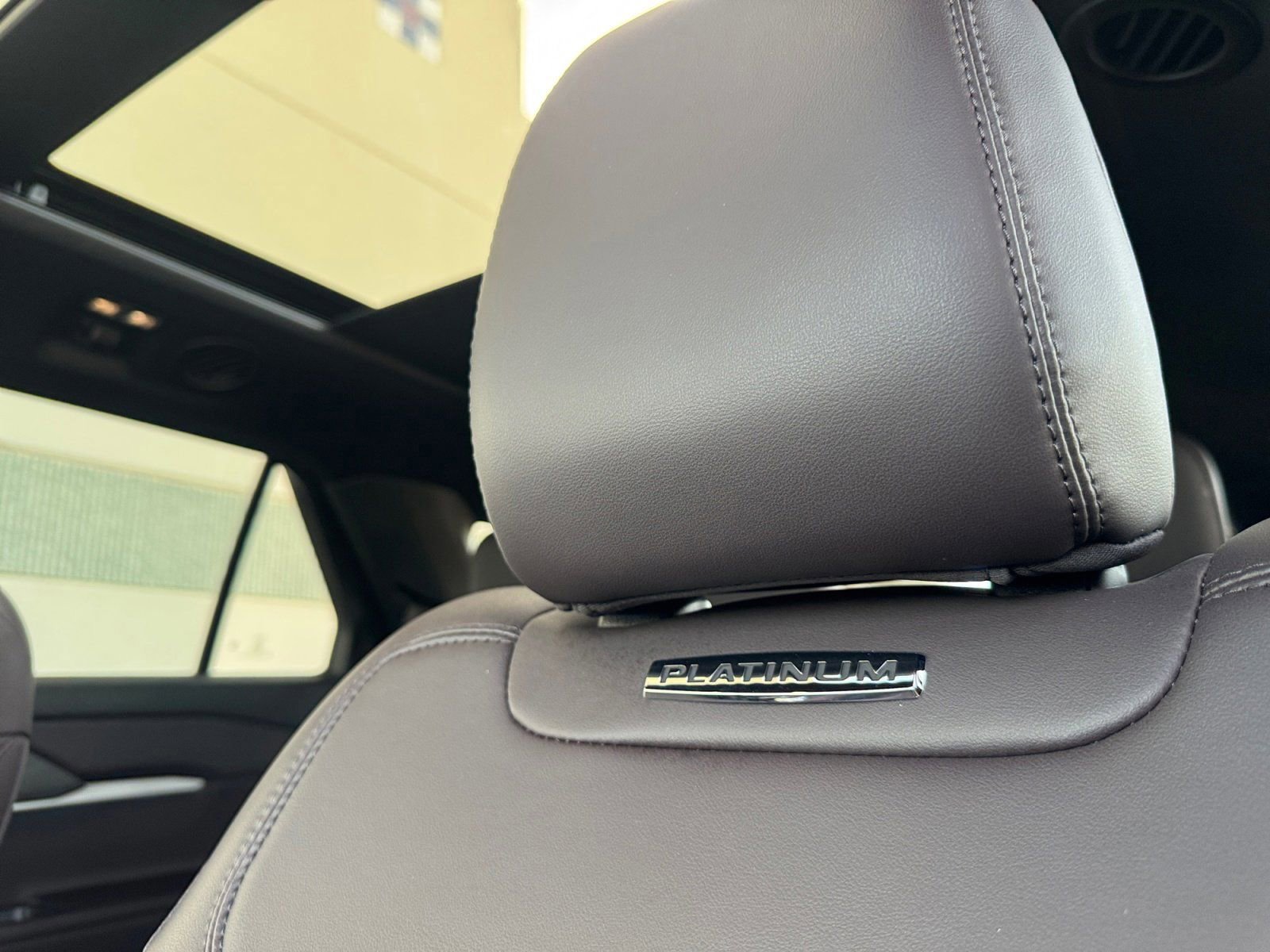 Certified 2025 Ford Explorer Platinum image 22