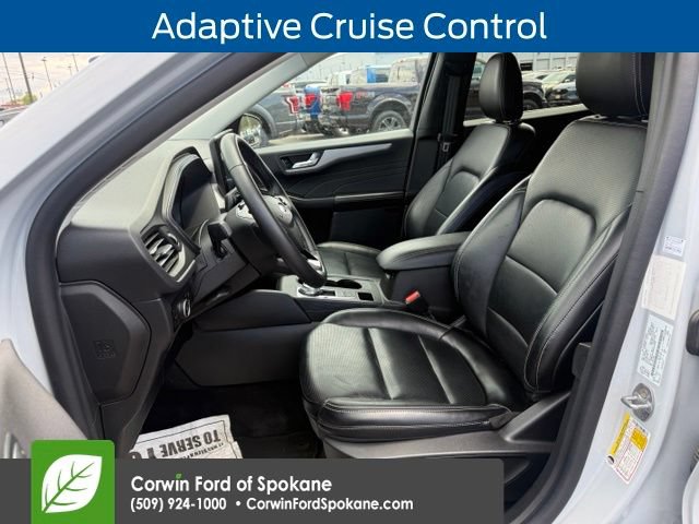 Certified 2025 Ford Escape Platinum AWD/4WD image 3