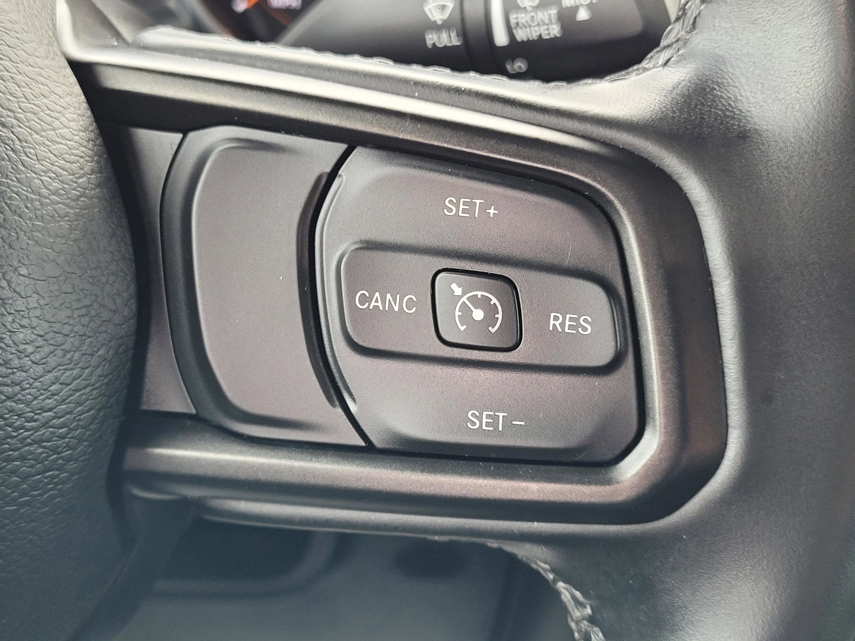 Used 2023 Jeep Gladiator Sport AWD/4WD image 13