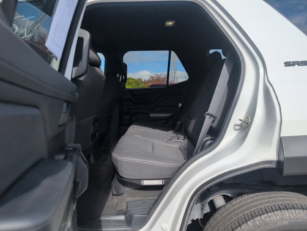 Used 2025 Toyota 4Runner SR5 AWD/4WD image 9