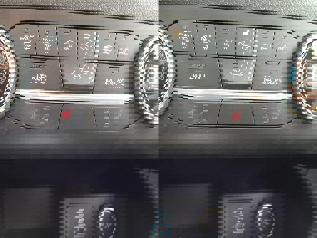 Certified 2020 Ford Escape SE image 22