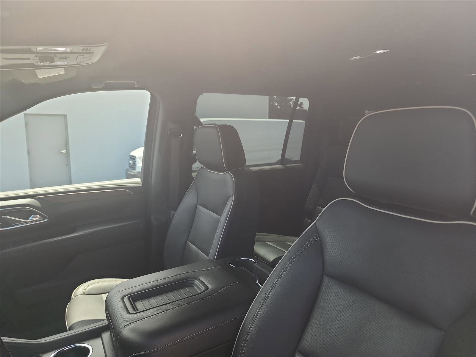 Used 2023 Chevrolet Suburban Premier image 19