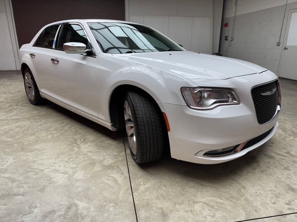 Used 2019 Chrysler 300 Limited RWD image 7