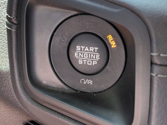 Used 2024 Jeep Wrangler Unlimited Rubicon w/ Convenience Group AWD/4WD image 35