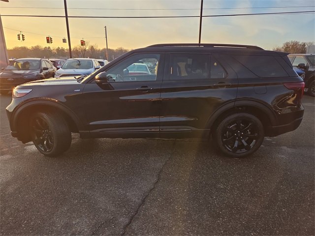 Certified 2023 Ford Explorer ST-Line w/ Class IV Trailer Tow Package image 11