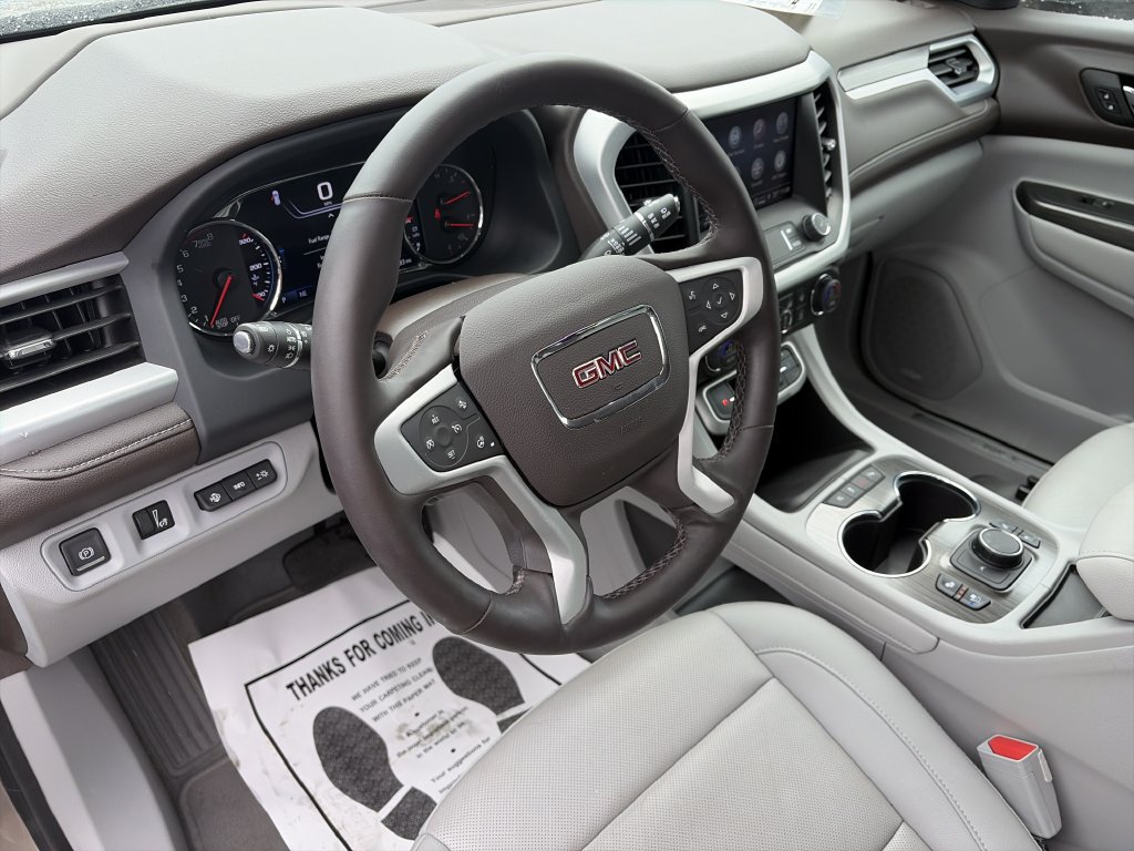 Used 2023 GMC Acadia SLT w/ Technology Package FWD image 11