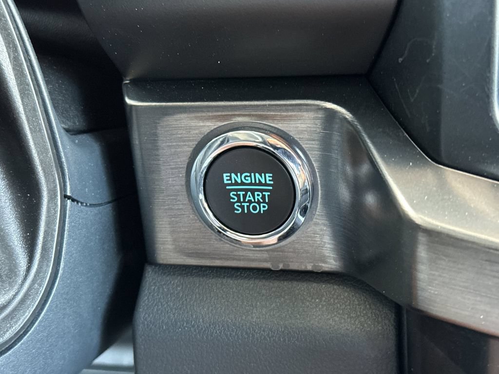 Certified 2025 Ford F250 Lariat AWD/4WD image 21