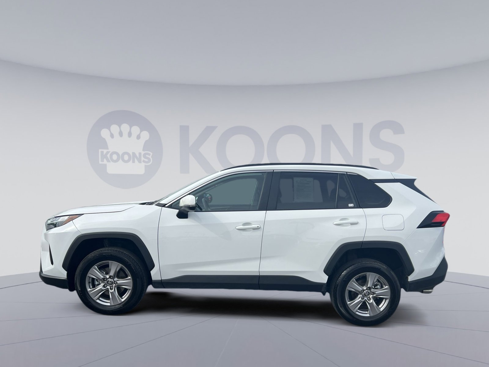 Used 2025 Toyota RAV4 XLE FWD image 13