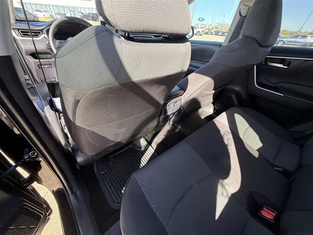 Used 2025 Toyota RAV4 XLE FWD image 20