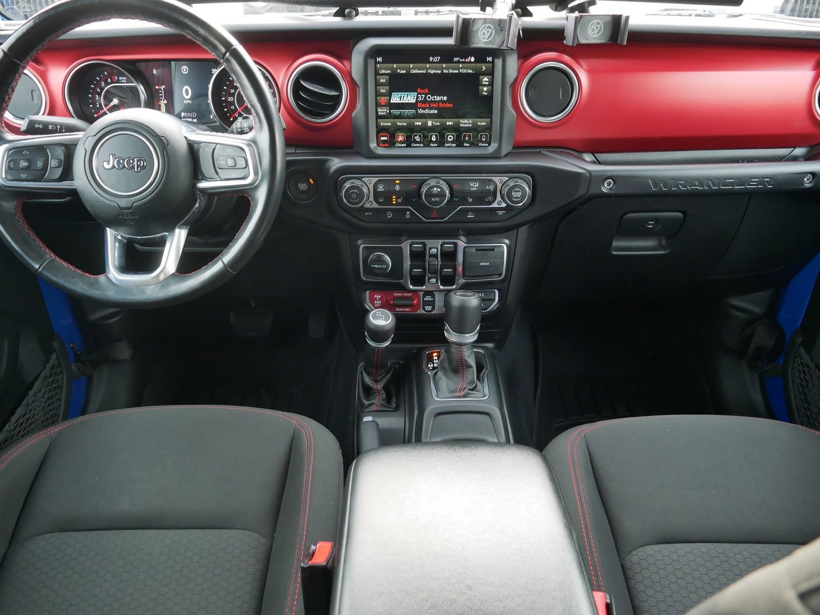 Used 2022 Jeep Wrangler Unlimited Rubicon w/ Cold Weather Group AWD/4WD image 24