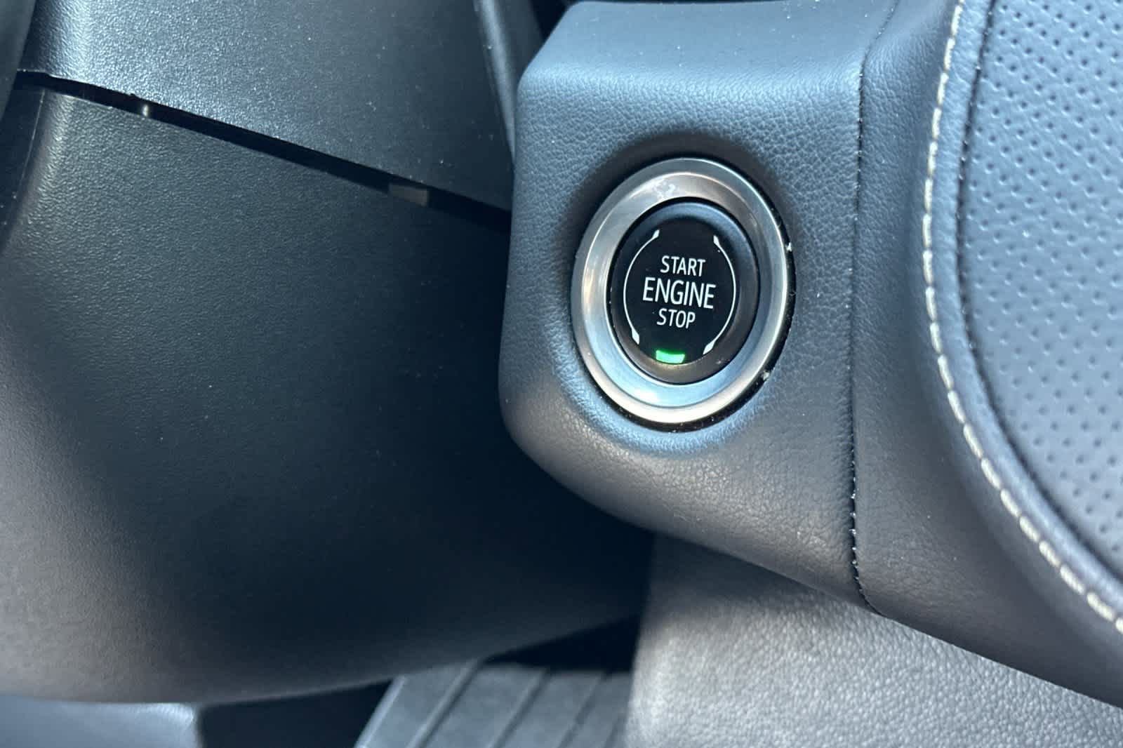 Used 2024 GMC Yukon XL SLT image 24