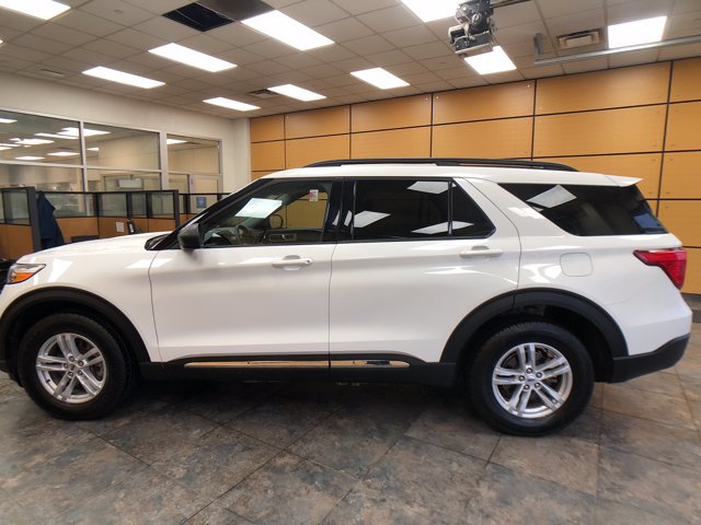 Certified 2024 Ford Explorer XLT w/ Equipment Group 202A AWD/4WD image 4