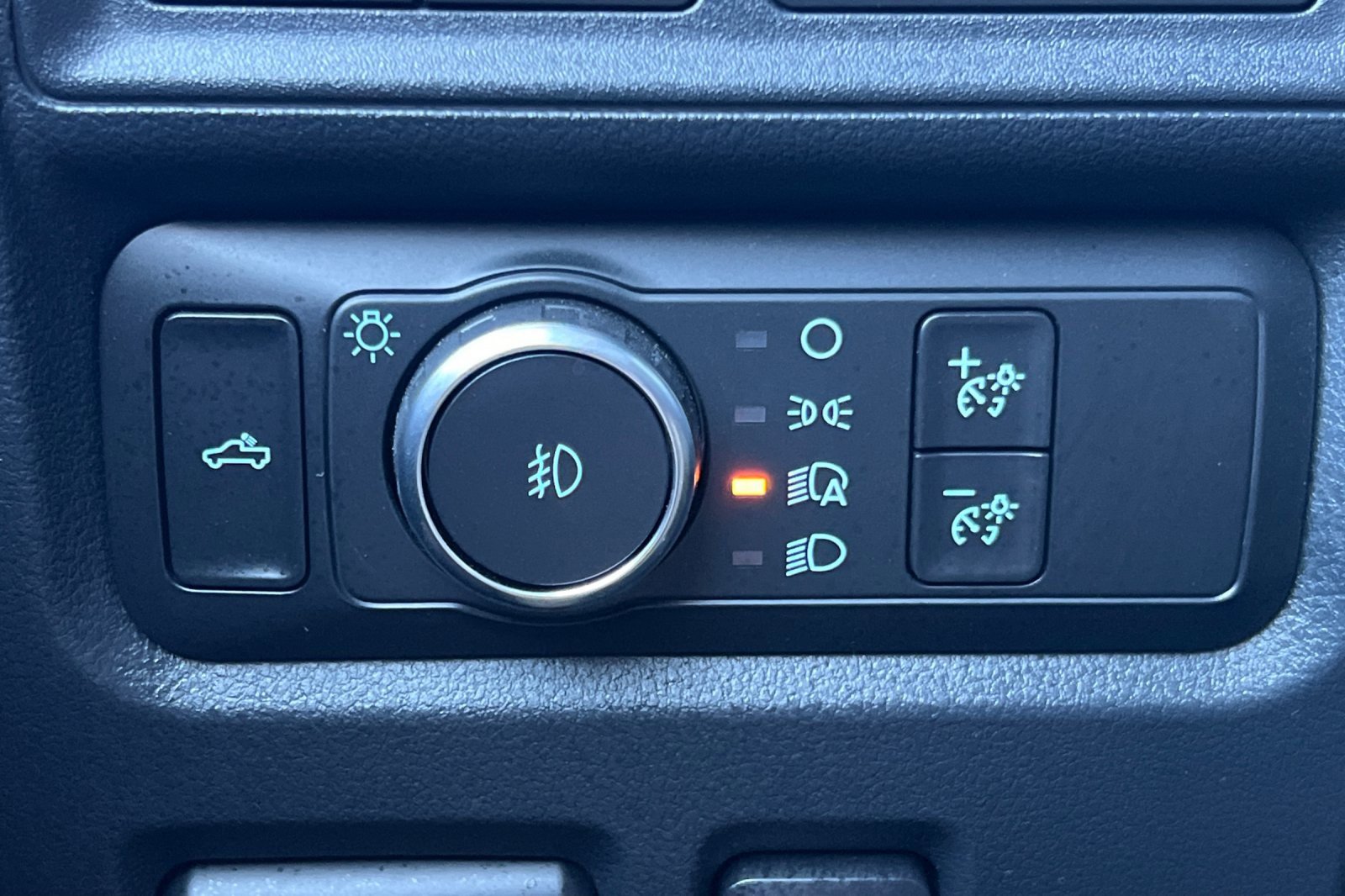 Certified 2021 Ford F150 Lariat w/ Equipment Group 502A High image 40