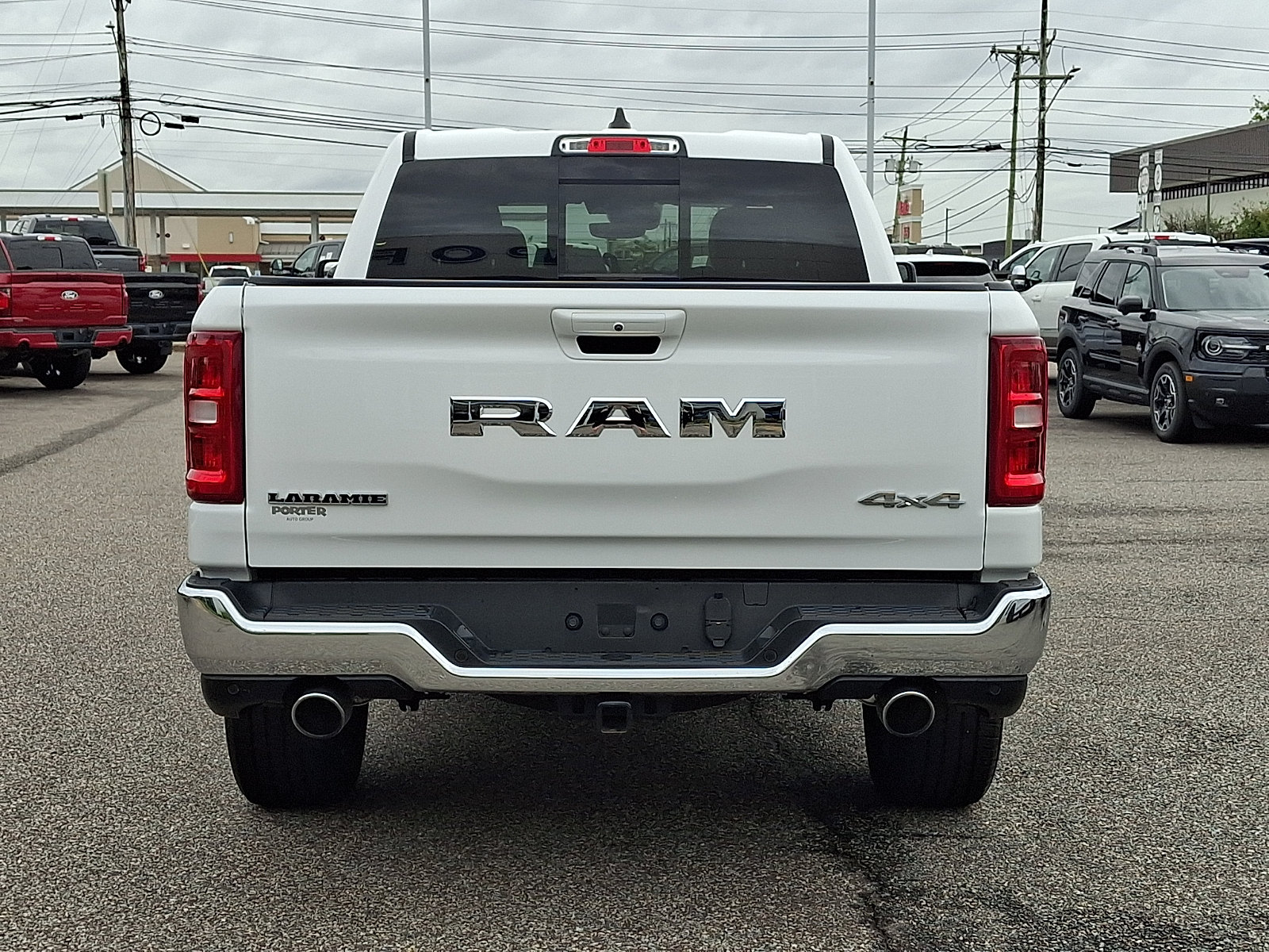Used 2025 RAM 1500 Laramie AWD/4WD image 9