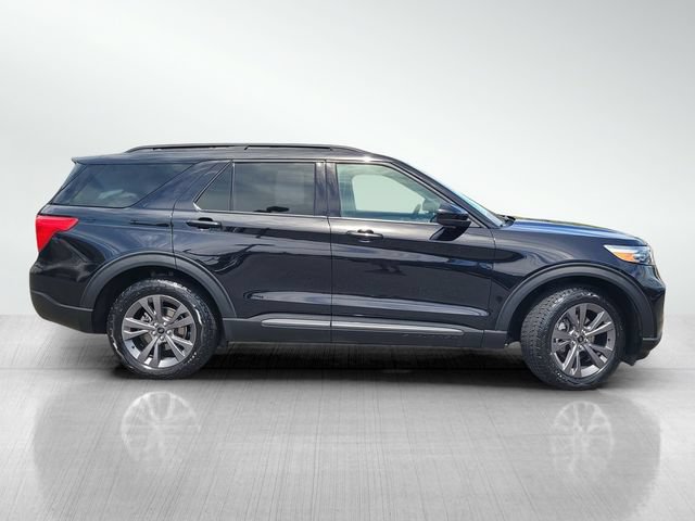 Certified 2023 Ford Explorer XLT w/ Equipment Group 202A AWD/4WD image 3