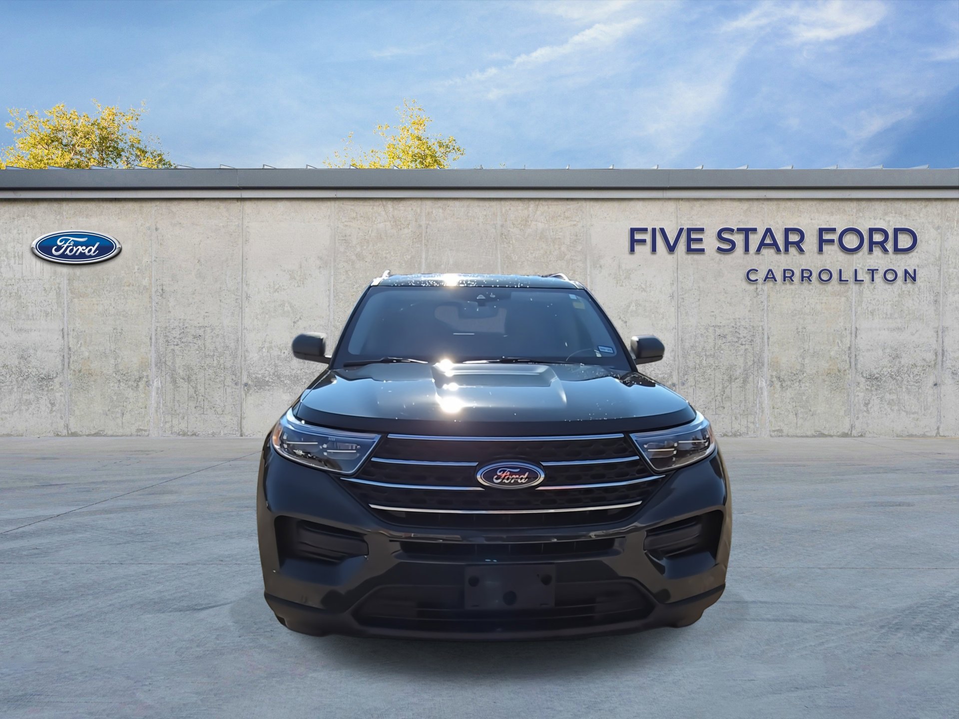 Certified 2023 Ford Explorer XLT image 3