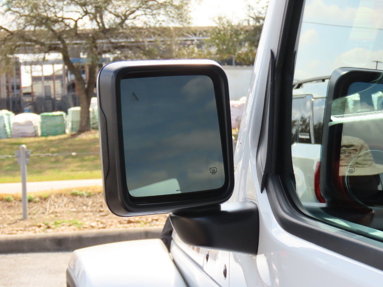 Used 2023 Jeep Wrangler Unlimited Rubicon w/ Steel Bumper Group image 19