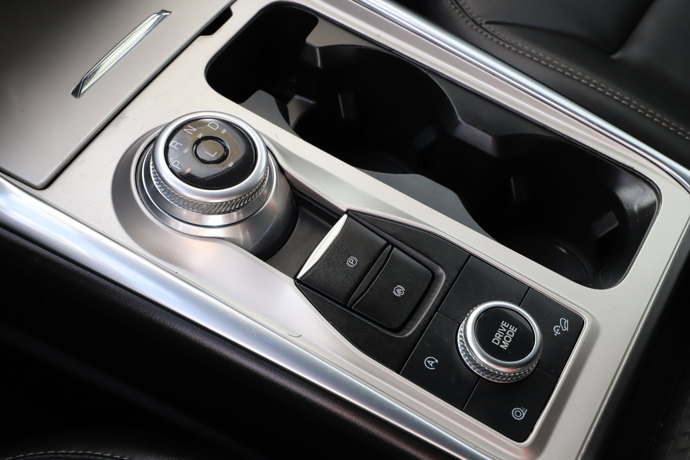 Certified 2023 Ford Explorer XLT w/ Equipment Group 202A image 30