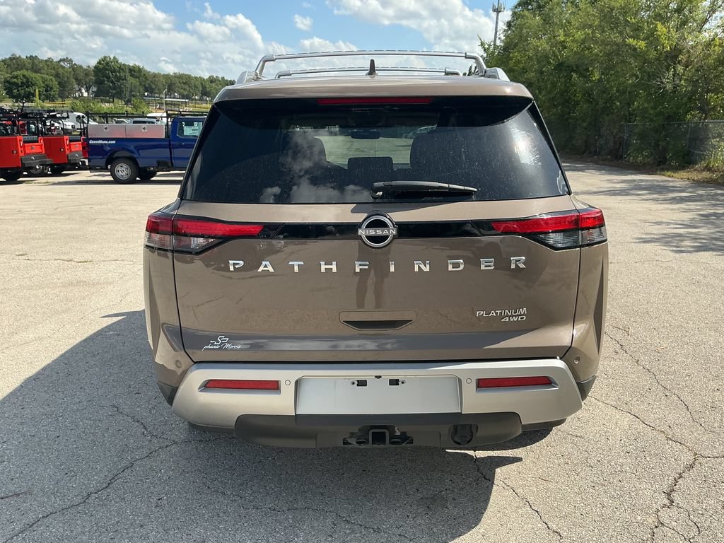 Used 2023 Nissan Pathfinder Platinum w/ Cargo Package AWD/4WD image 4