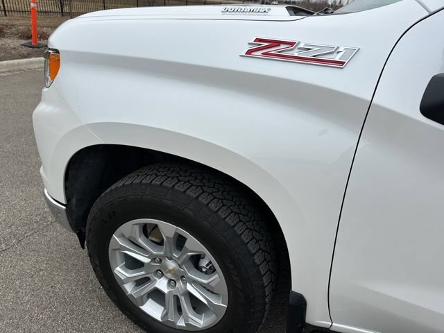 Used 2025 Chevrolet Silverado 1500 LTZ AWD/4WD image 7