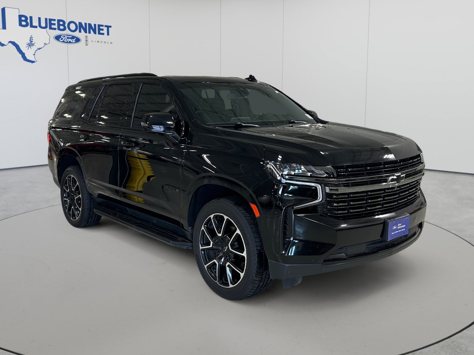 Used 2021 Chevrolet Tahoe RST w/ Luxury Package RWD image 3