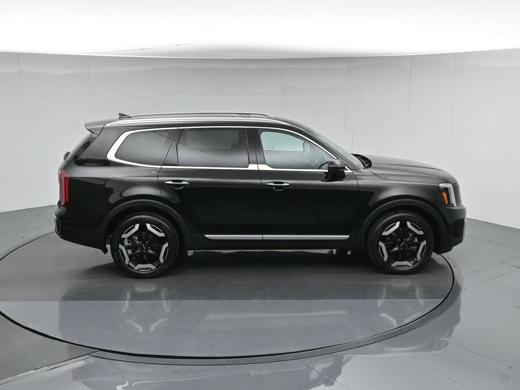 Used 2024 Kia Telluride S FWD image 45