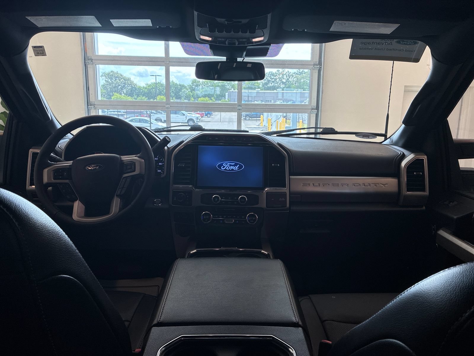 Certified 2022 Ford F250 Lariat w/ Black Appearance Package AWD/4WD image 4