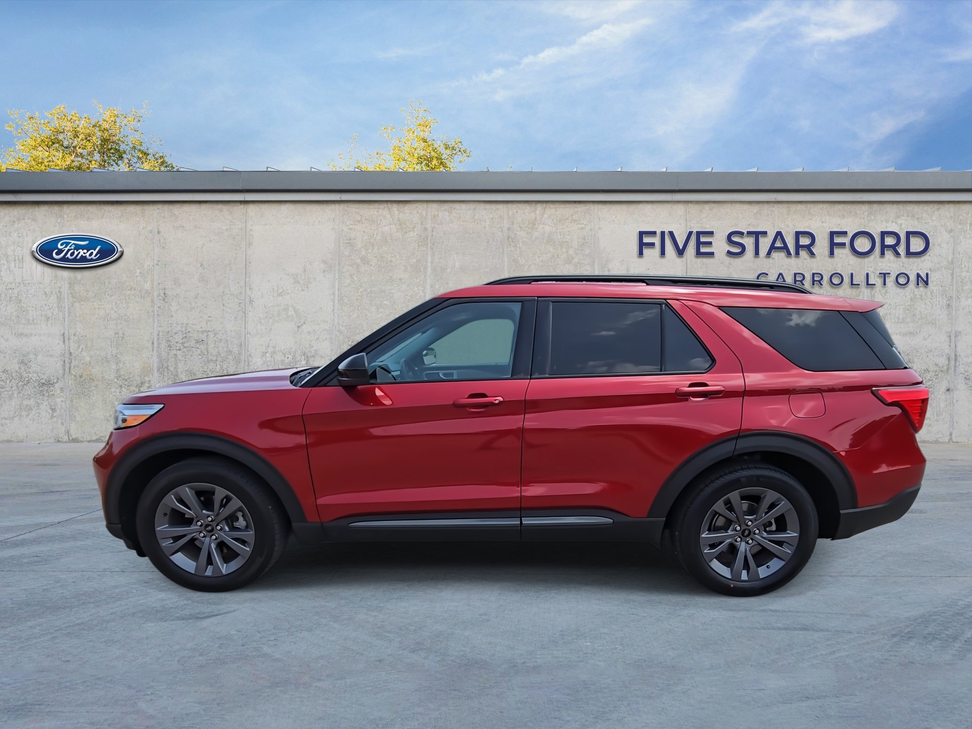 Certified 2023 Ford Explorer XLT w/ Equipment Group 202A RWD image 5