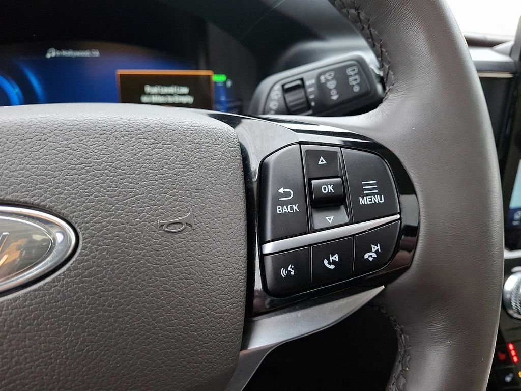 Certified 2022 Ford Explorer Platinum w/ Technology Package image 23