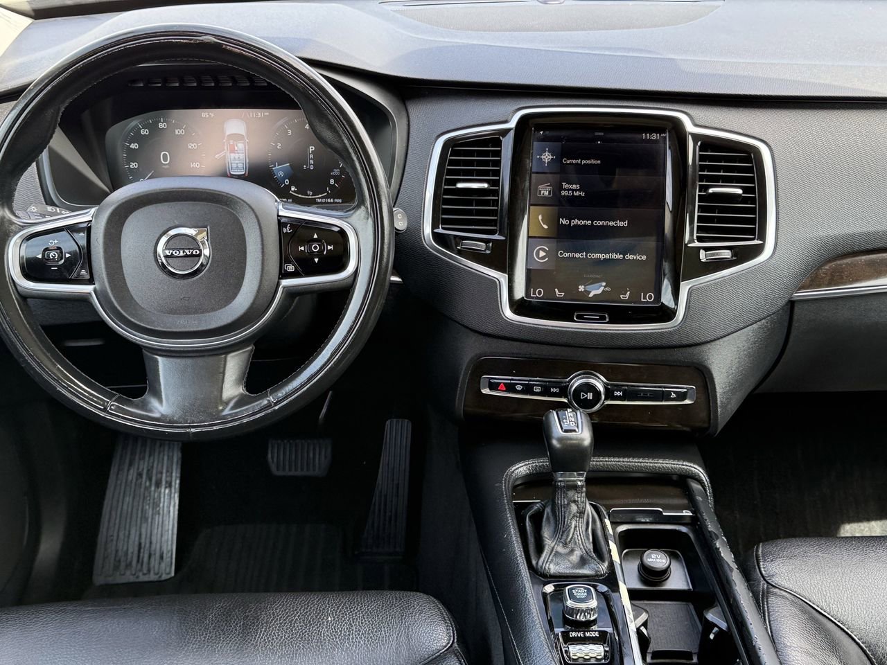 Used 2018 Volvo XC90 T6 Momentum w/ Convenience Package AWD/4WD image 11