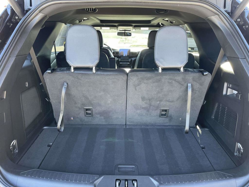 Certified 2023 Ford Explorer ST-Line w/ Class IV Trailer Tow Package image 9
