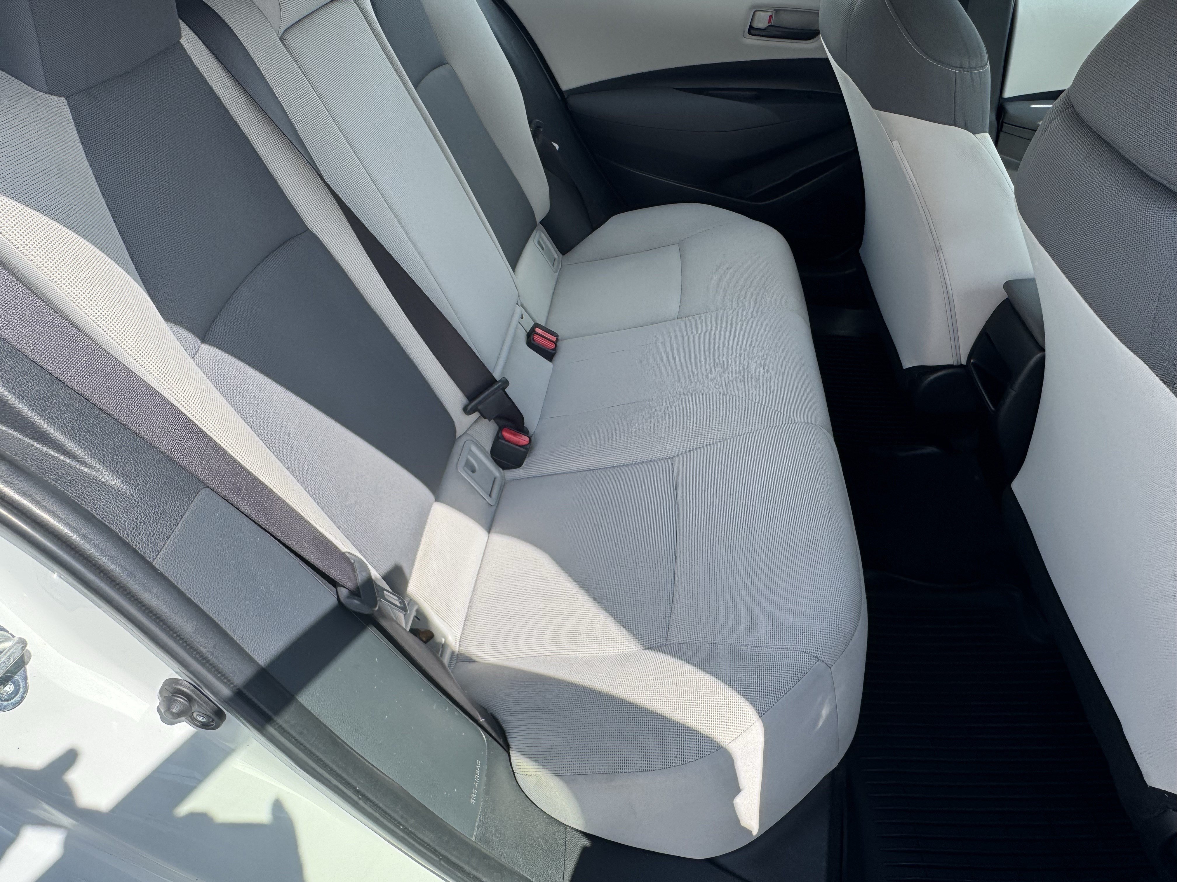 Used 2022 Toyota Corolla LE FWD image 16