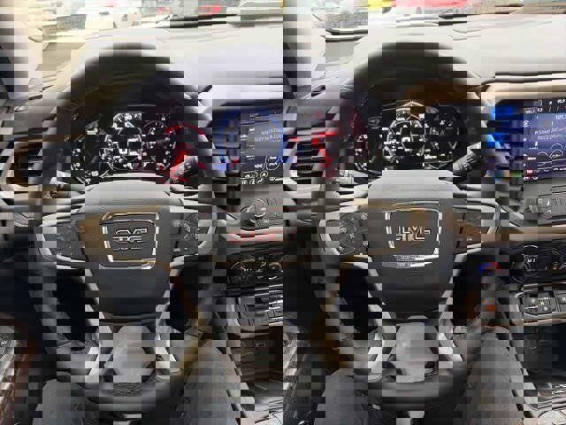 Used 2023 GMC Acadia Denali w/ Denali Technology Package image 13