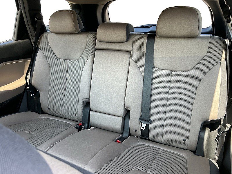 Used 2023 Hyundai Santa Fe SE FWD image 12