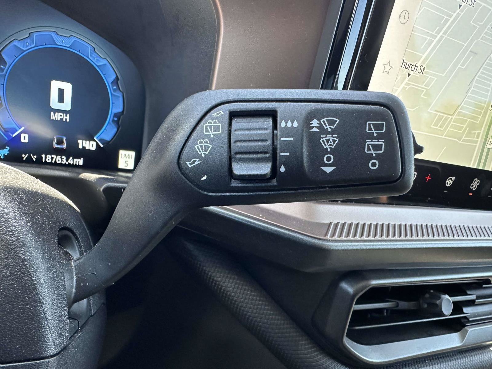 Certified 2025 Ford Bronco Sport Outer Banks w/ Outer Banks Tech Package+ AWD/4WD image 21