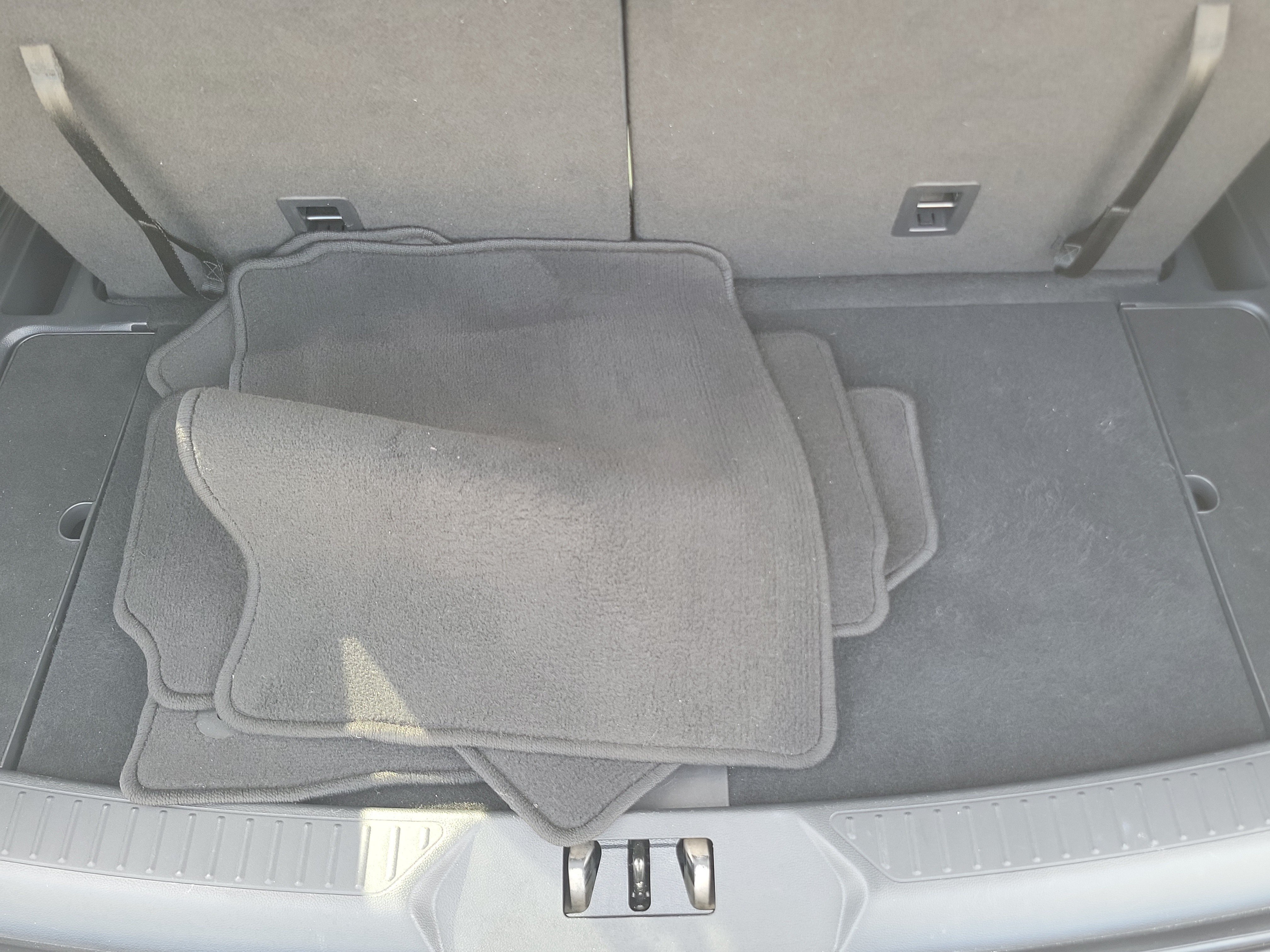 Certified 2025 Ford Explorer Active w/ Active Comfort Package RWD image 18