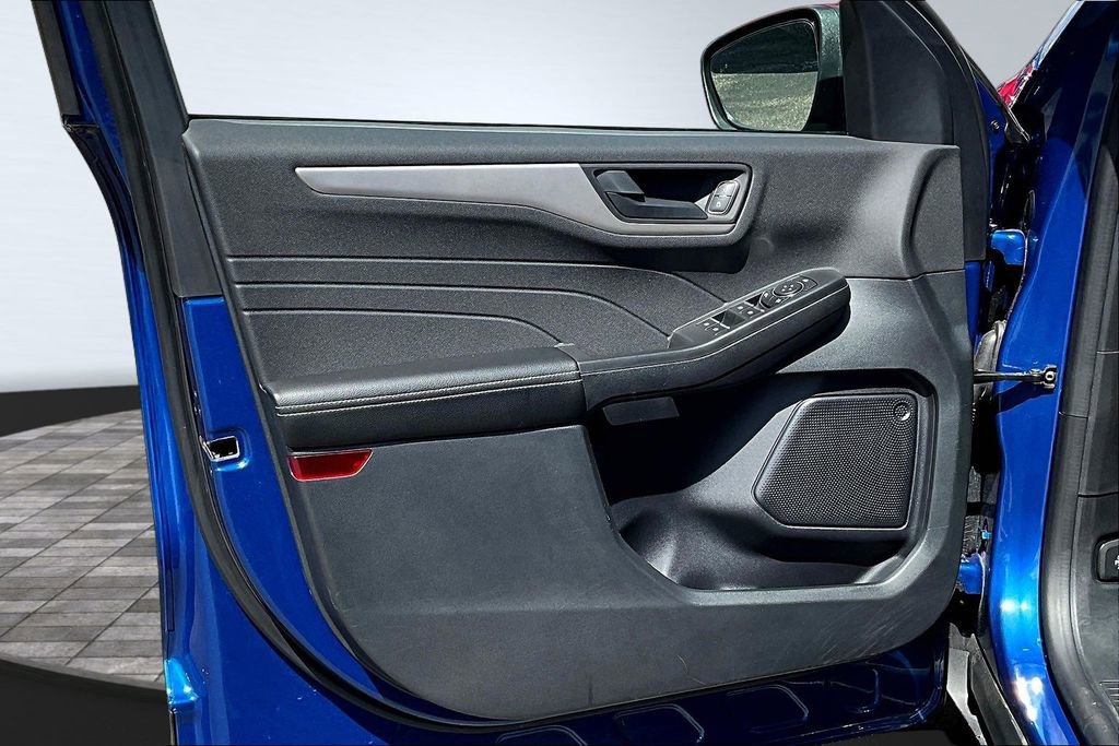 Certified 2022 Ford Escape SE w/ SE Sport Appearance Package AWD/4WD image 23