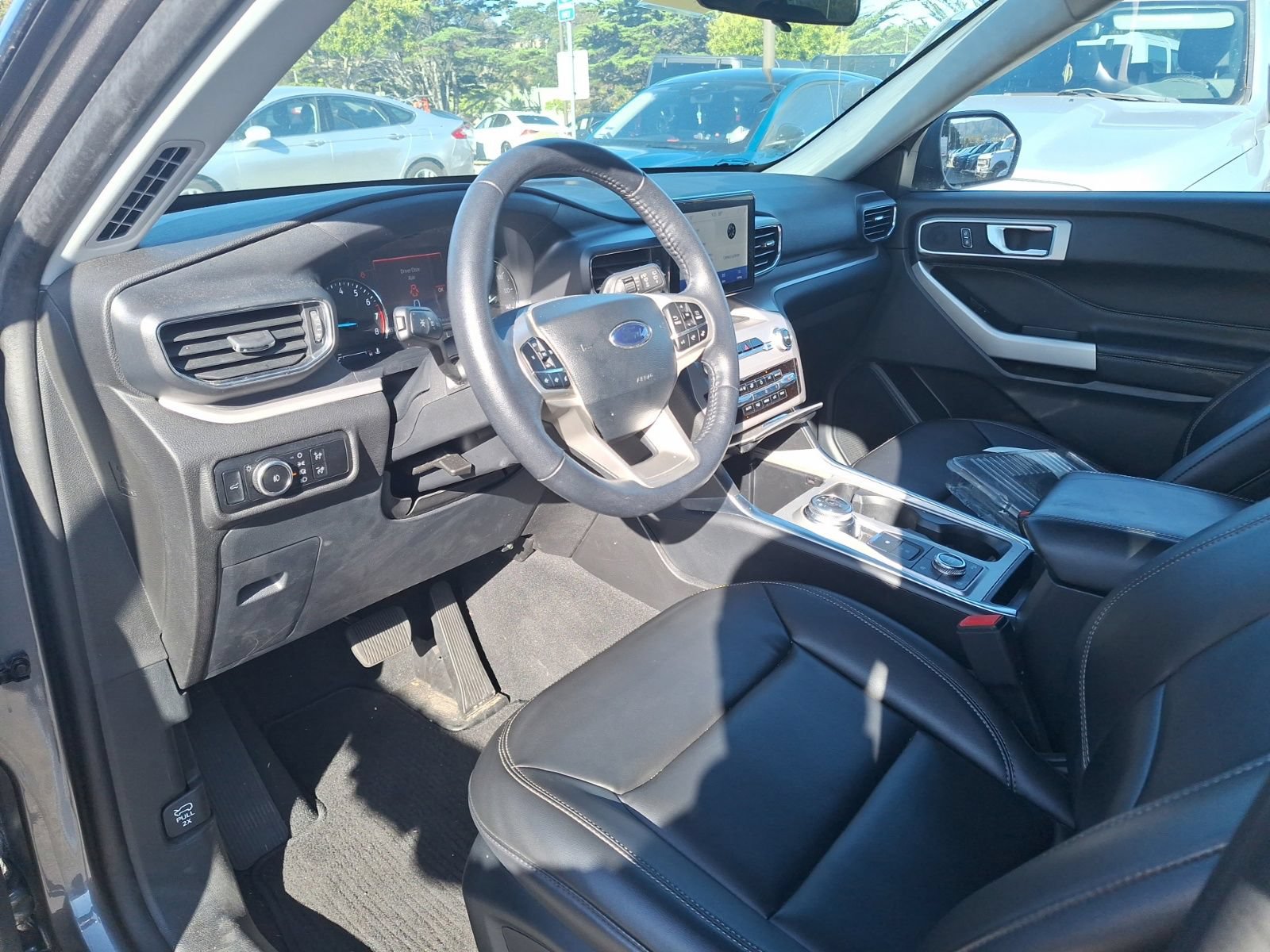 Certified 2024 Ford Explorer XLT w/ Equipment Group 202A AWD/4WD image 10