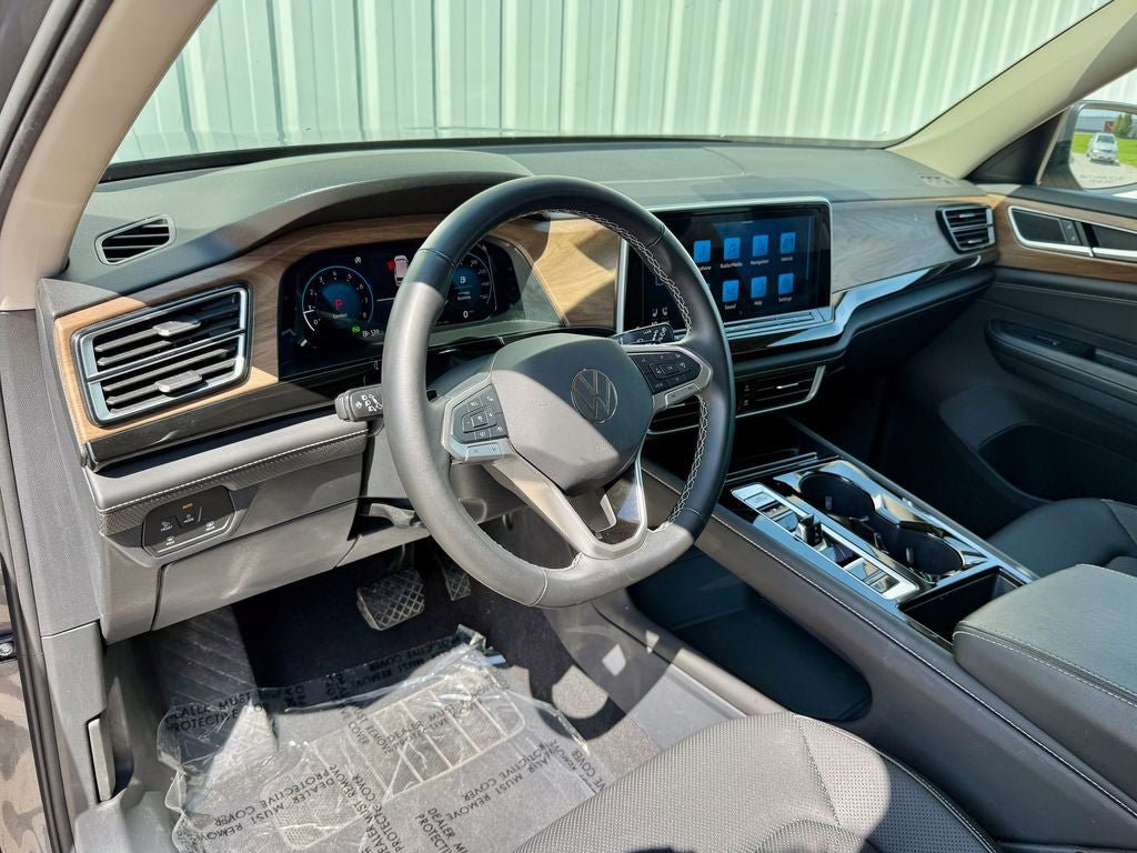 Used 2025 Volkswagen Atlas SE AWD/4WD image 10