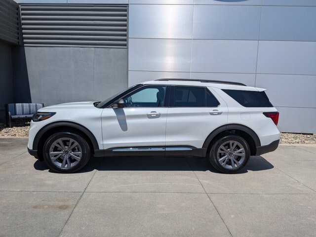 Certified 2025 Ford Explorer Active w/ Active Comfort Package AWD/4WD image 7